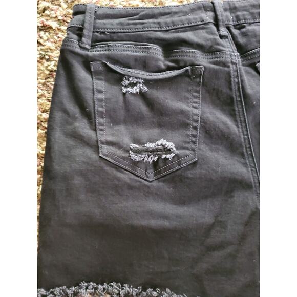 Simple Society Women's Distressed Jean Shorts - Picture 6 of 8